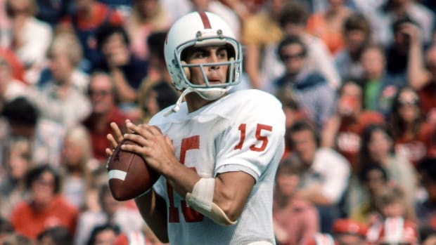 Vince Ferragamo 1976 Nebraska vs Indiana football usatsi_8199150